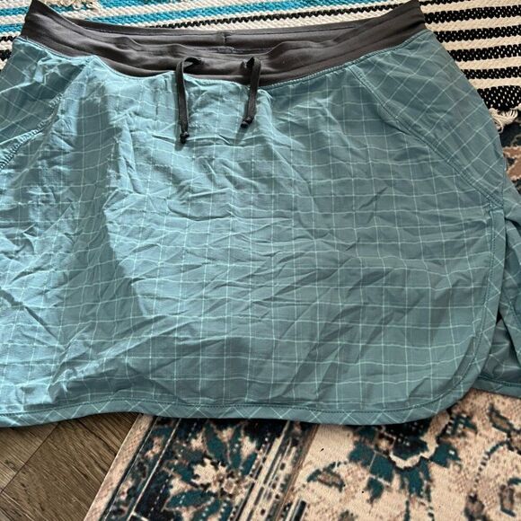 Mountain Hardwear small skort - Picture 4 of 6